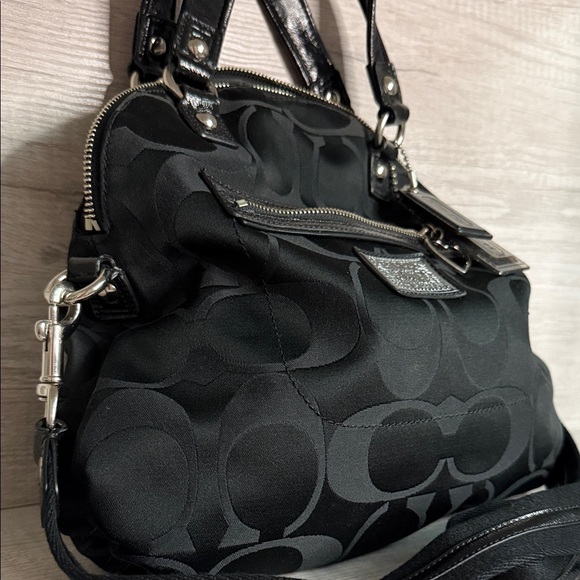 Coach Black Shoulder Bag - Picture 3 of 16